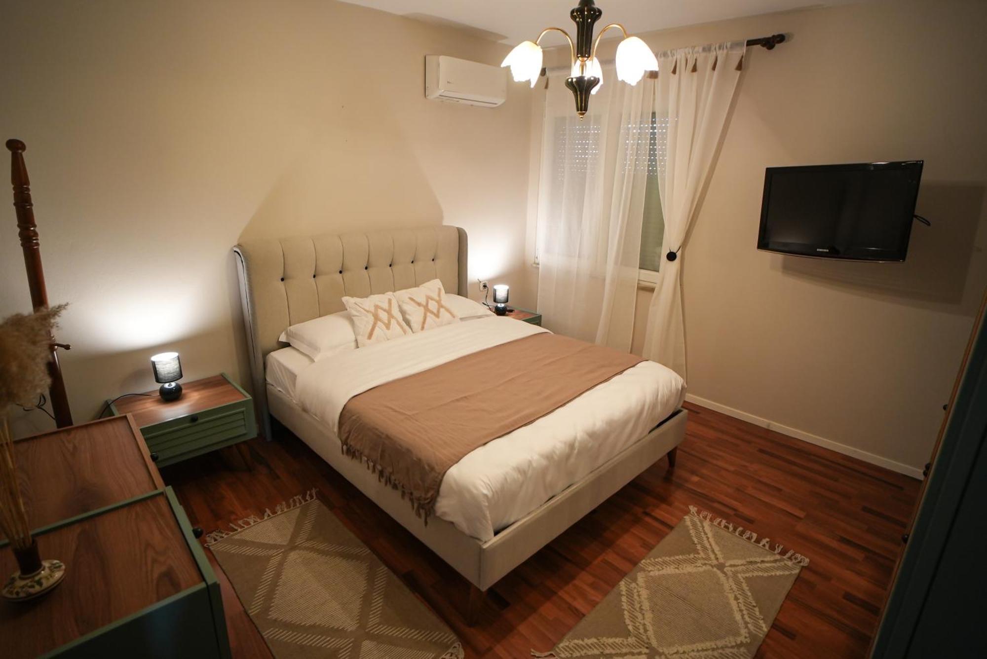 Grandpa House - App.3 Apartment Tirana Bagian luar foto